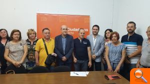 Ciudadanos se interesa por la situación de los afectados por Forum-Afinsa - (foto 2)